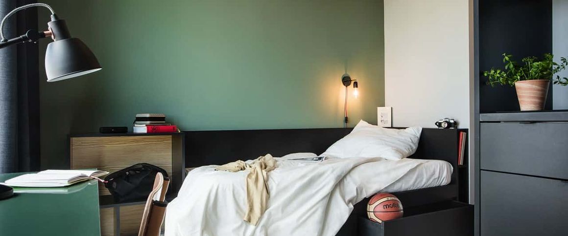 Classic Balcony - Short Term - Floor 5 - Photo 1