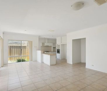 Stunning 4 Bedroom 2 Bathroom Family Home - Photo 5