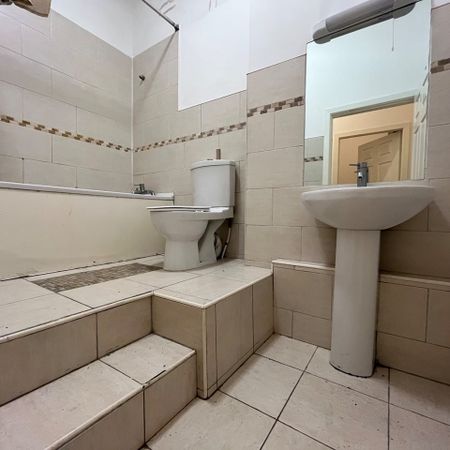 2 Bed Flat, Lisbon Buildings, L1 - Photo 4