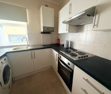 High Street, Bath, Twerton - Photo 6