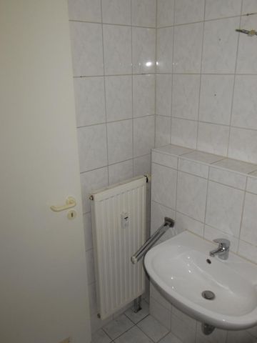 Attraktive 1,5-Raumwohnung im Dachgeschoss eines Neubaus in südl. idyll. Stadtrandlage von Gera! - Photo 5