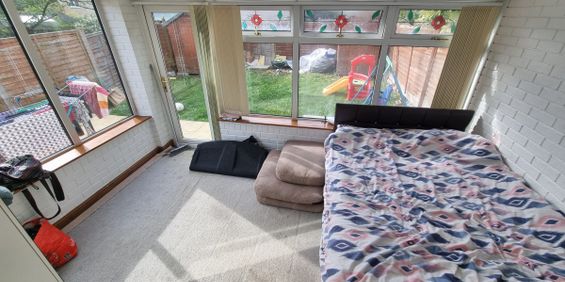 Beech Close - Photo 3