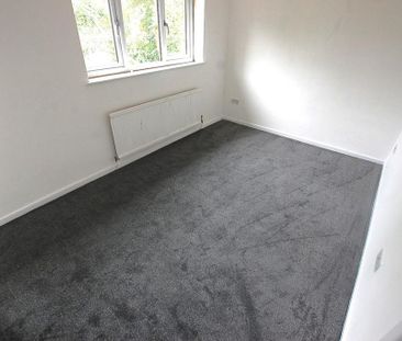 2 bedroom end of terrace house to rent - Photo 4