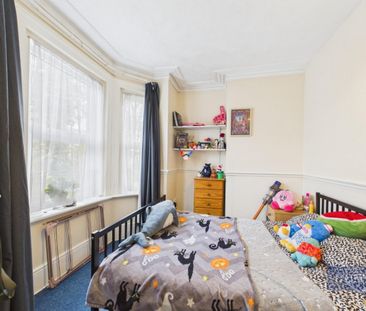 6 bedroom House To Let Total Size: 1539 SQ FT - Photo 3