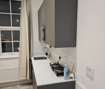 Studio to rent - Photo 2