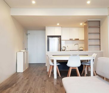 Spacious 2 Bedroom Unit - Great Location! - Photo 1