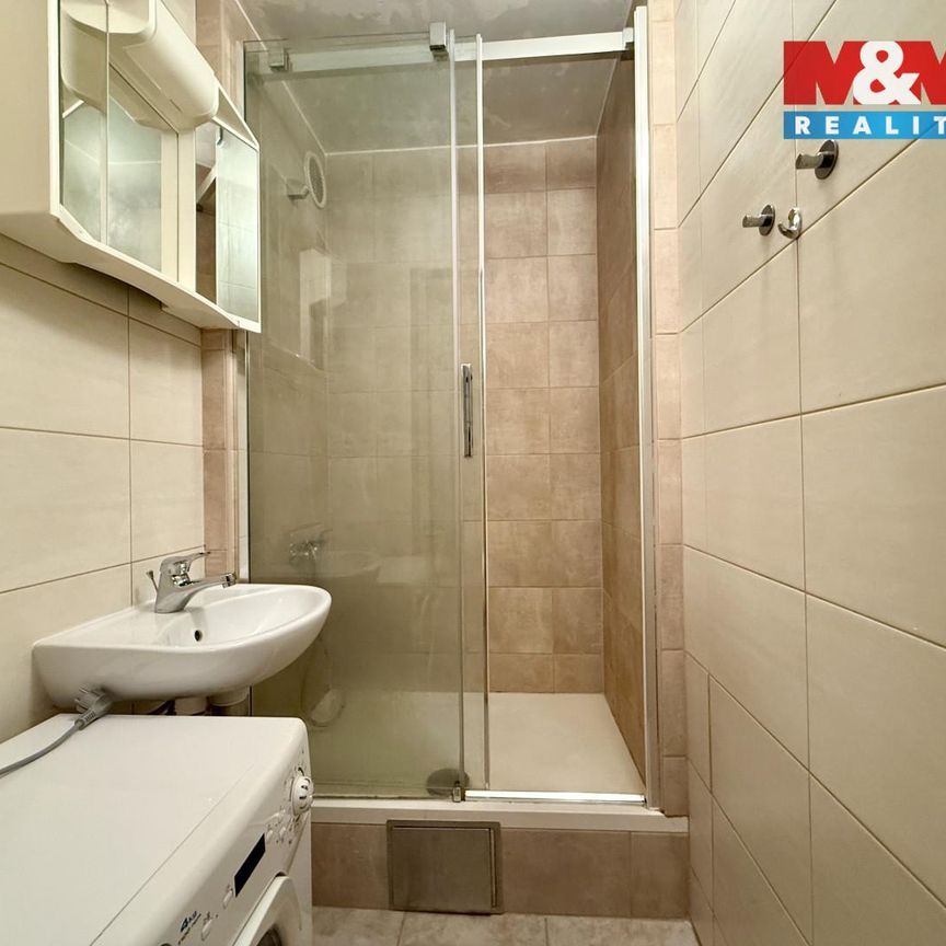 Pronájem bytu 1+kk a garsoniéry 29 m², Peškova 960, Praha - Photo 1