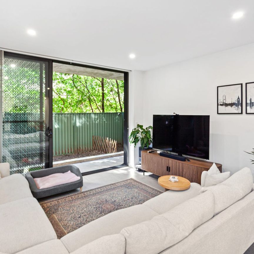 Modern Apartment Offering Comfort, Style and Convenience - Photo 1