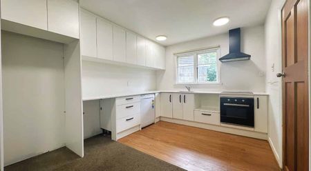 6 Bed property - ideal STUDENT flat - Photo 2