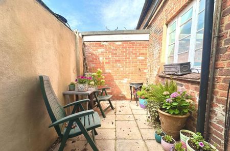 1 bedroom terraced house to rent - Photo 2