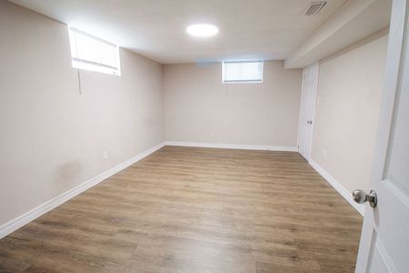 Spacious and Private 2-Bedroom Apartment in Welland! - Photo 5