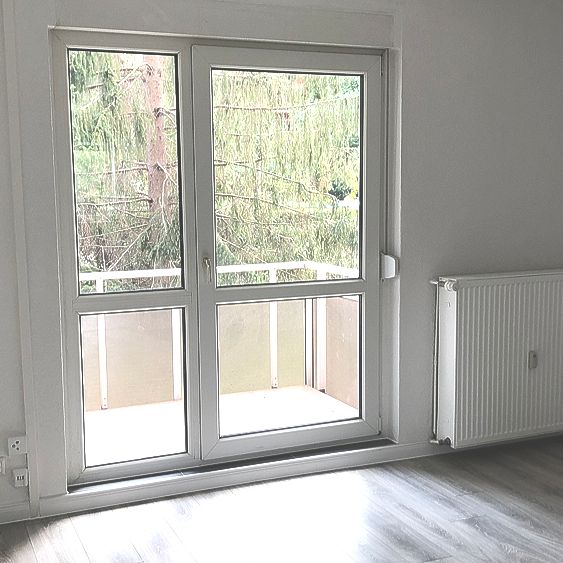 Frisch sanierte 2 Raumwohnung mit Balkon - Foto 1