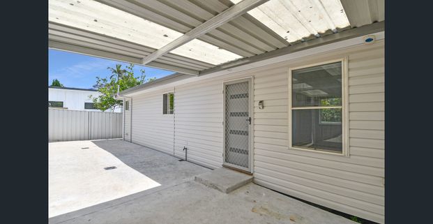 Modern 2-Bedroom Flat in Convenient Location - Photo 1