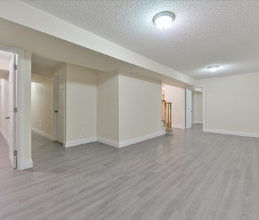 For Lease - 98 Northern Dancer Drive, Oshawa, Ontario - Photo 4