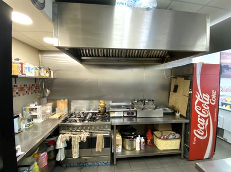 £800 PCM, Fully Fitted and Equipped A3 Licensed Restaurant and Takeaway in Corporation Road, Grangetown, Cardiff, CF11 7AP - Photo 5