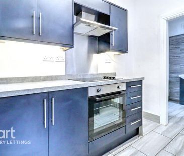 2 bedroom terraced house to rent - Photo 2