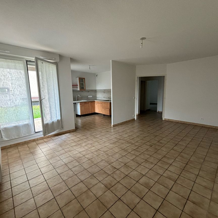 Location Appartement 2 pièces 53m² LE PEAGE DE ROUSSILLON 38550 - Photo 1