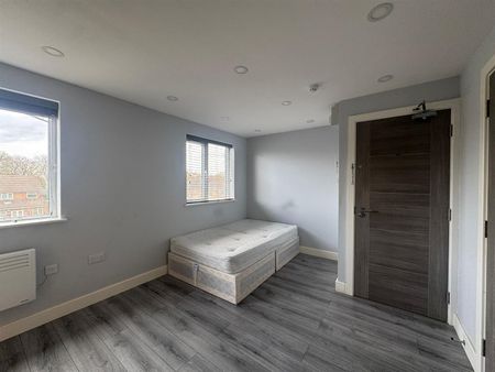 Keats Way, West Drayton UB7, London - Photo 3