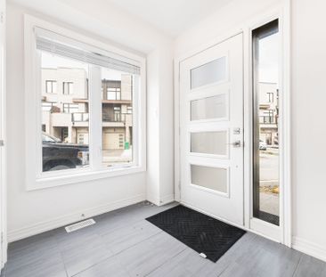 For Lease - 2 Queenpost Drive, Brampton, Ontario - Photo 5