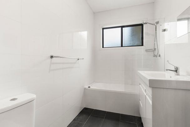 17 Wallawa Avenue, Engadine NSW 2233 - House For Rent | Domain - Photo 1