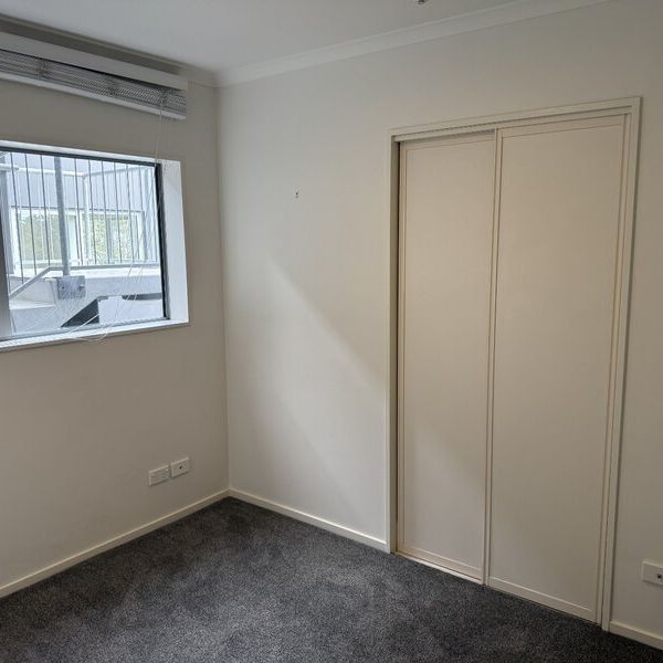 Inner City Apartment – Secure Carpark - Photo 1