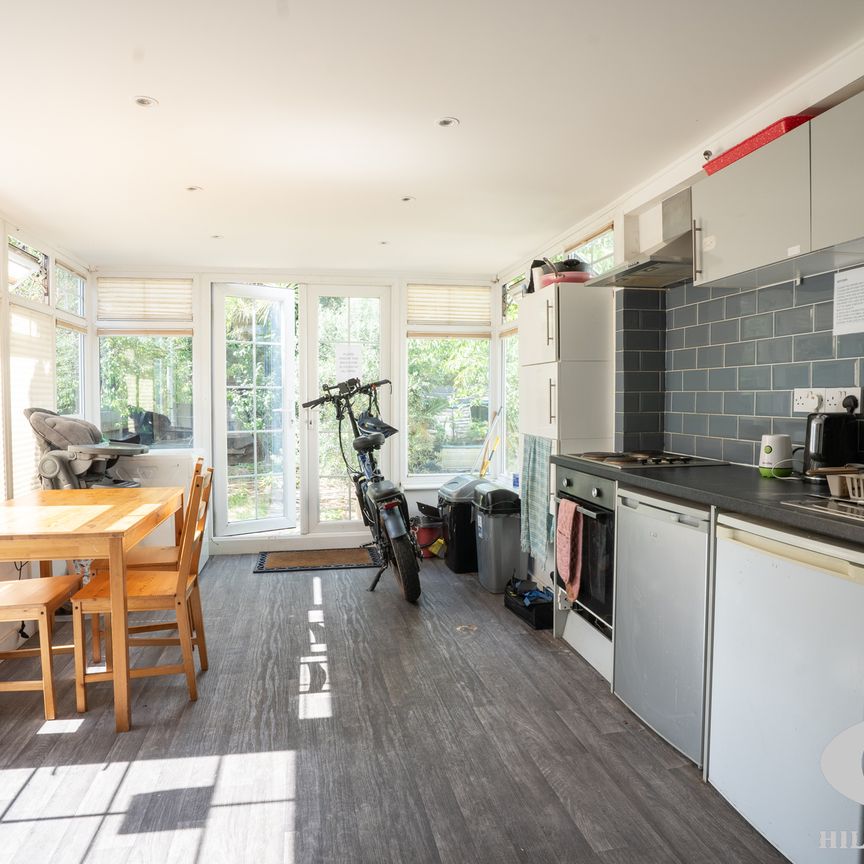 Bridge Way, Twickenham - Photo 1