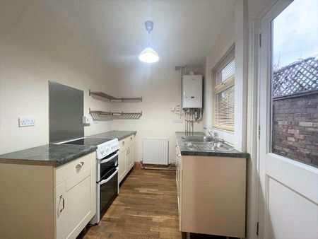 2 bedroom end of terrace house to rent - Photo 5