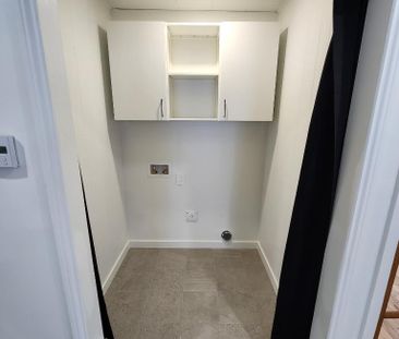 4 1/2 rénové avec cours, Laval, Sainte-Dorothée - Photo 2