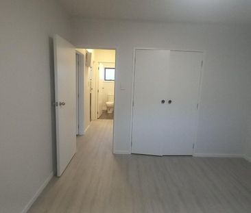 Freshly renovated 2 bedrooms - Photo 4