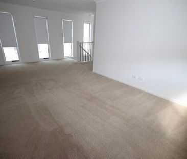 Spacious 5-Bedroom Family Home in the Heart of Cannon Hill! - Photo 2