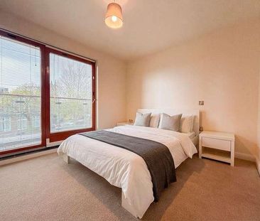 Abbey End, Kenilworth, CV8 - Photo 2