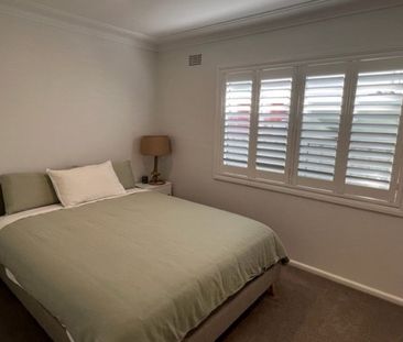 Stunning home in High East - Photo 4