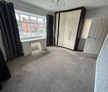 4 bedroom semi-detached house to rent - Photo 2