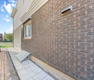 For Lease - 7 Castlethorpe Crescent, South of Baseline to Knoxdale,... - Photo 5