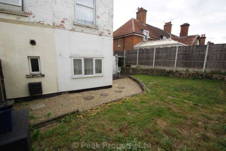 HIGH QUALITY - CLOSE TO STATION East Street, Southend On Sea - Photo 3