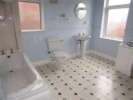 3 bedroom terraced house to rent - Photo 3