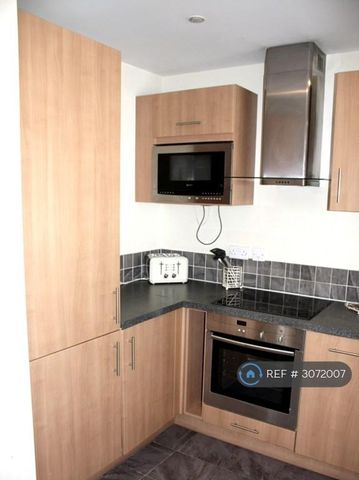 1 bedroom flat to rent - Photo 3
