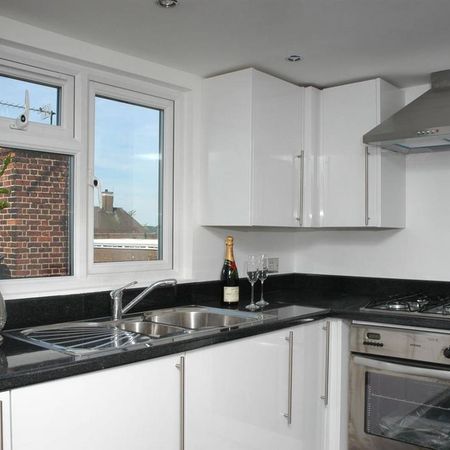 1 bedroom flat to rent - Photo 3