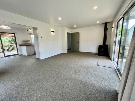 MODERN REFURBISHED HOME – EASY ACCESS TO TOWN - Photo 4