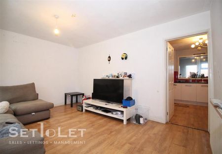 3 bedroom terraced house to rent - Photo 3