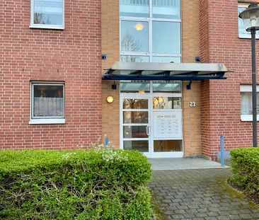 Schöne Dachgeschoß Wohnung mit großer Terrasse - Foto 4