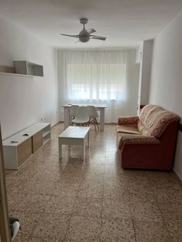 Alquiler de piso en Calle Jazmines, 3 - Photo 3