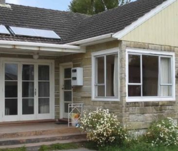 3 Bedrooms in Enderley - Photo 3