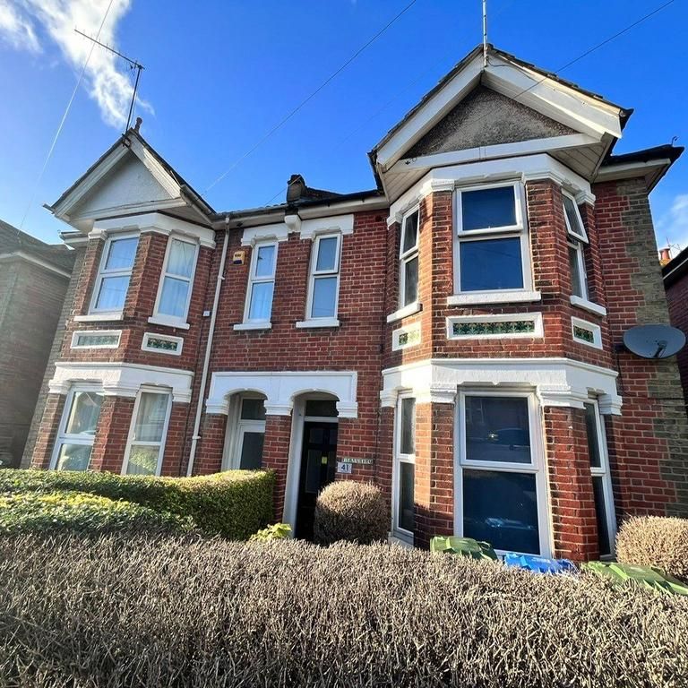 5 bedroom semi-detached house to rent - Photo 1