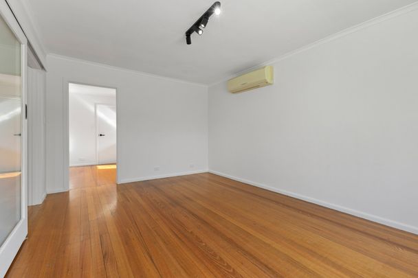 2/665-667 Waverley Road, Glen Waverley - Photo 1