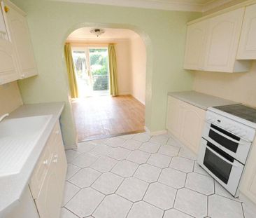 3 bedroom semi-detached house to rent - Photo 4