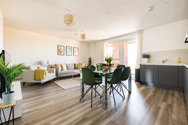 3 Bed Flat, Green Street, E13 - Photo 1