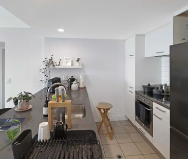 Oriental Parade Living - Photo 6