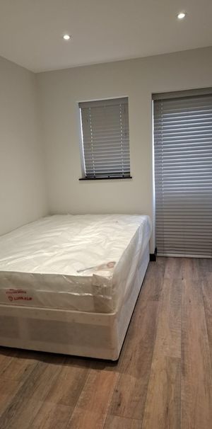 Studio Flat, Donnybrrok Road, SW16 - Photo 1