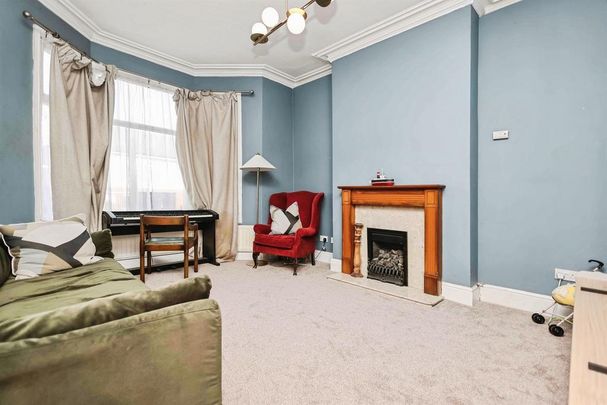 5 bedroom detached house to rent - Photo 1